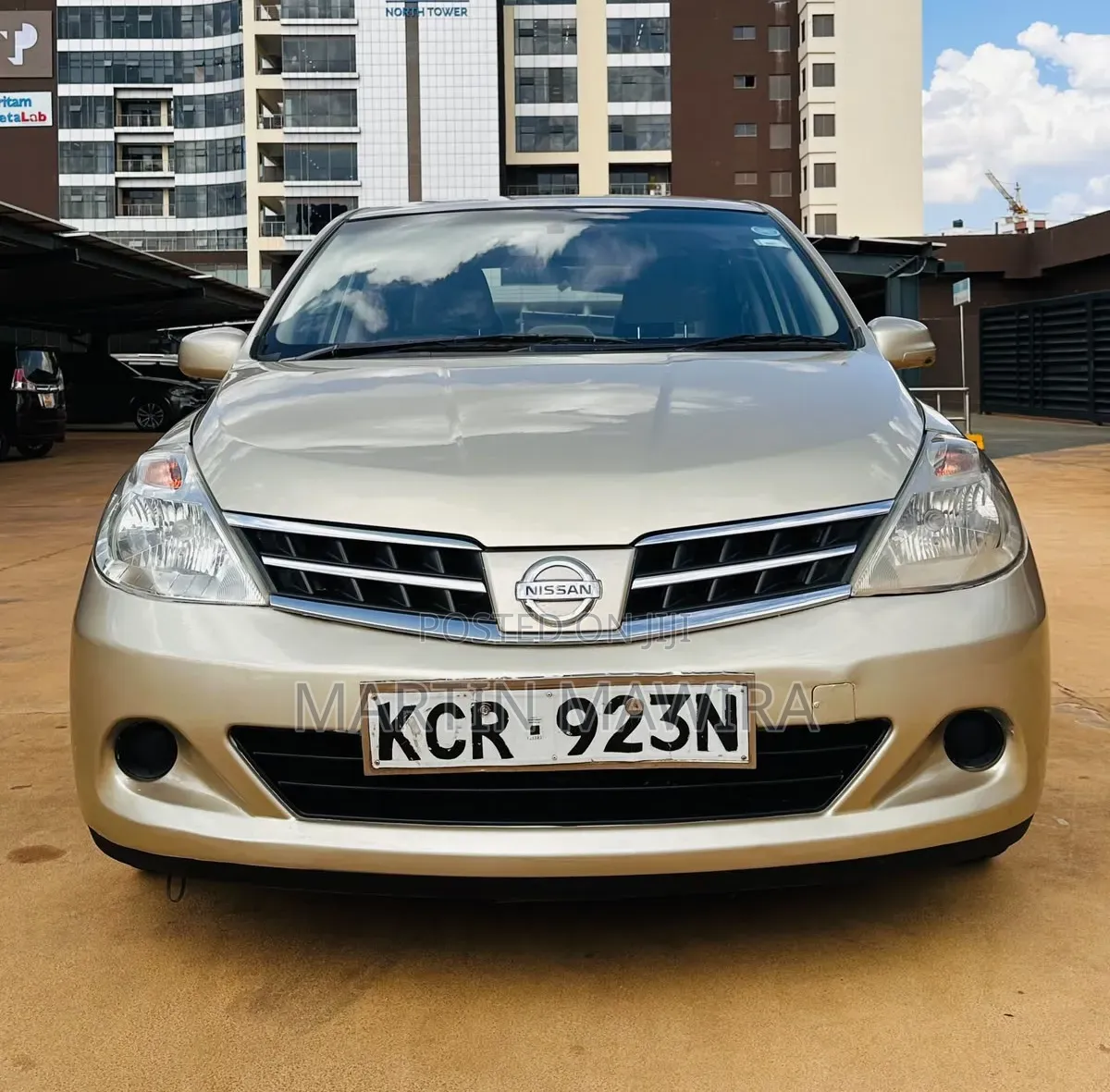 Nissan Tiida 2011 Gold