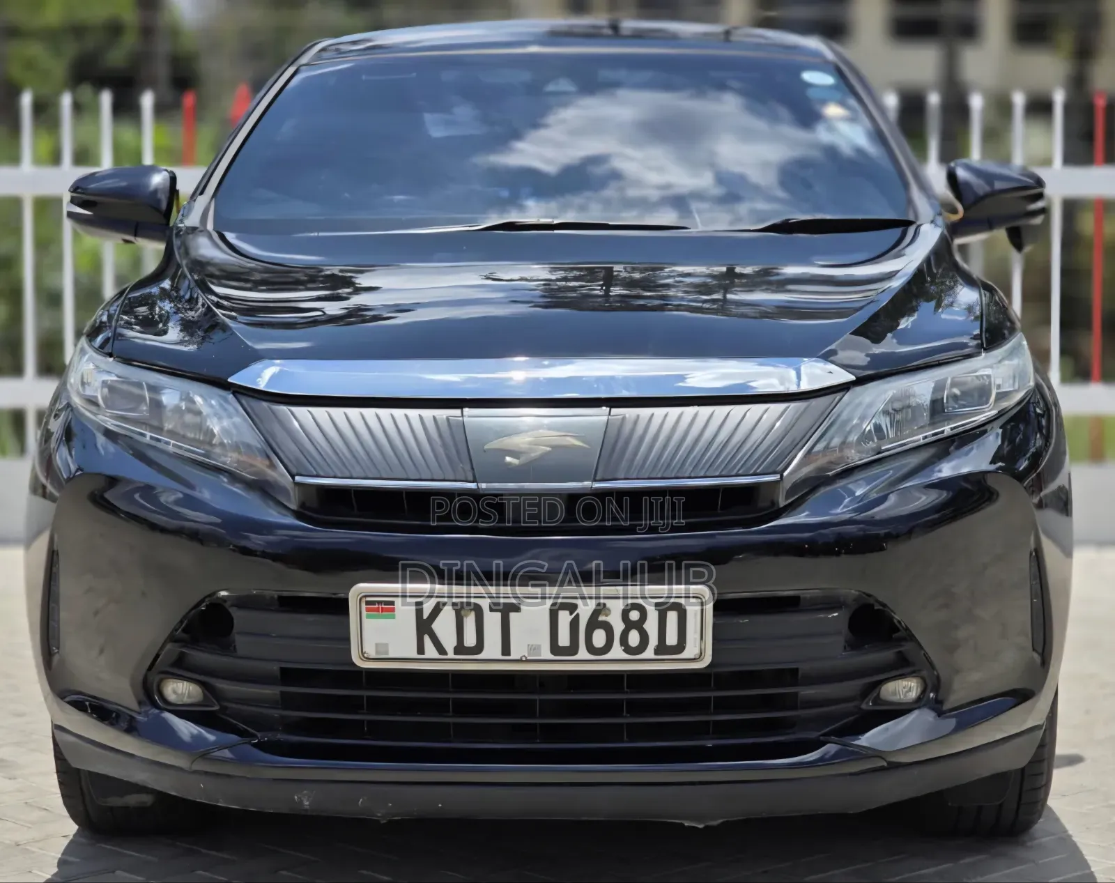 Toyota Harrier 2.0 2017 Matt Black