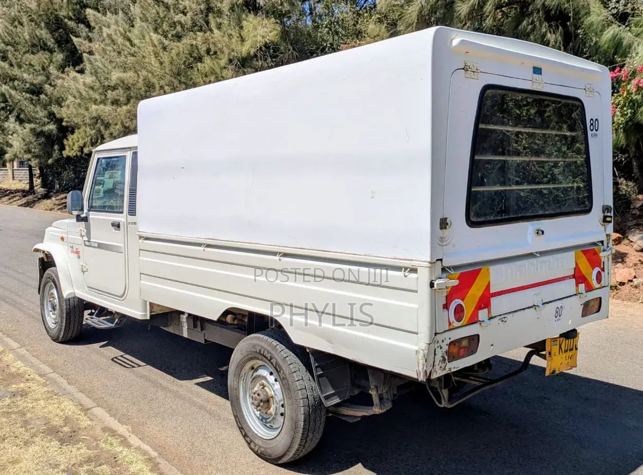 Mahindra XUV500 2021 White