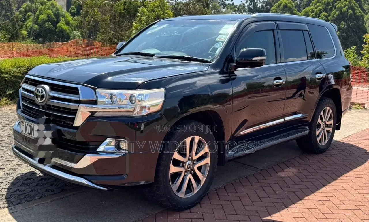 Toyota Land Cruiser 4.6 V8 ZX 2016 Black