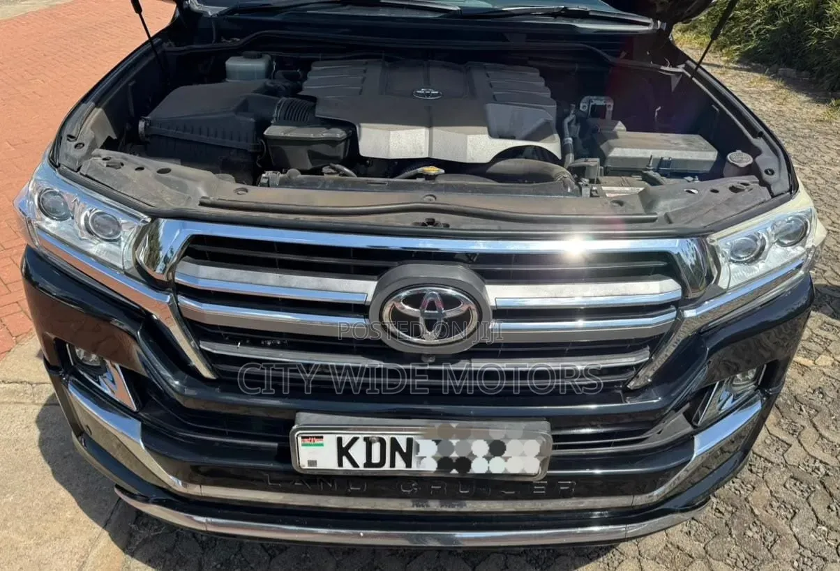 Toyota Land Cruiser 4.6 V8 ZX 2016 Black