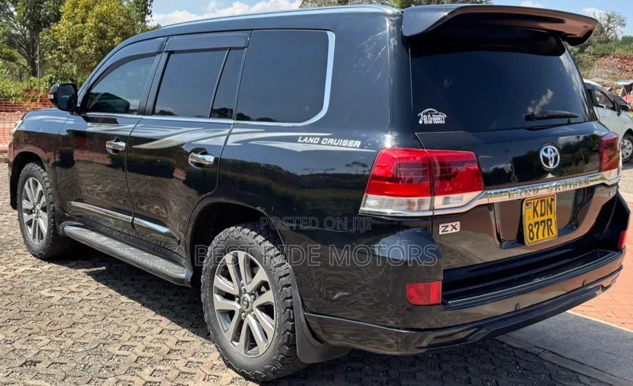 Toyota Land Cruiser 4.6 V8 ZX 2015 Black