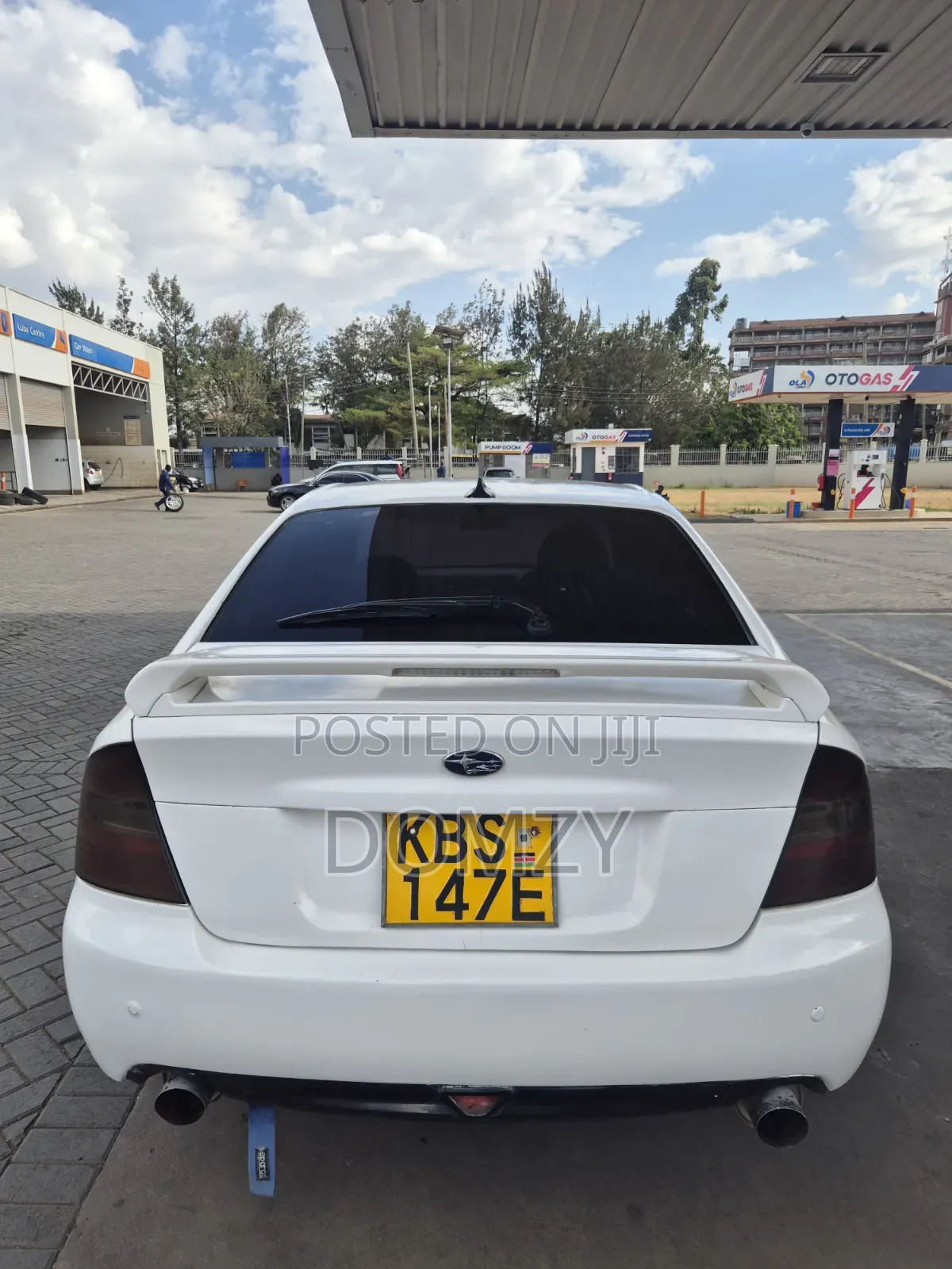 Subaru Legacy 2006 White