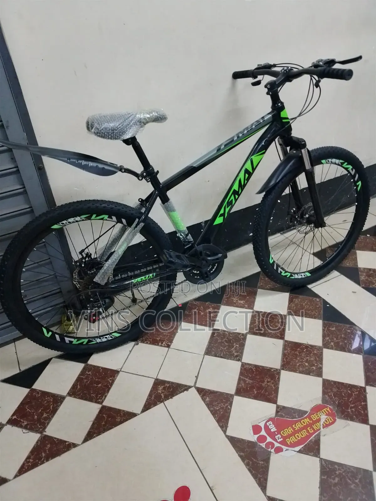 Size 26" Bike
Disc Brakes 
21 Speed Gear