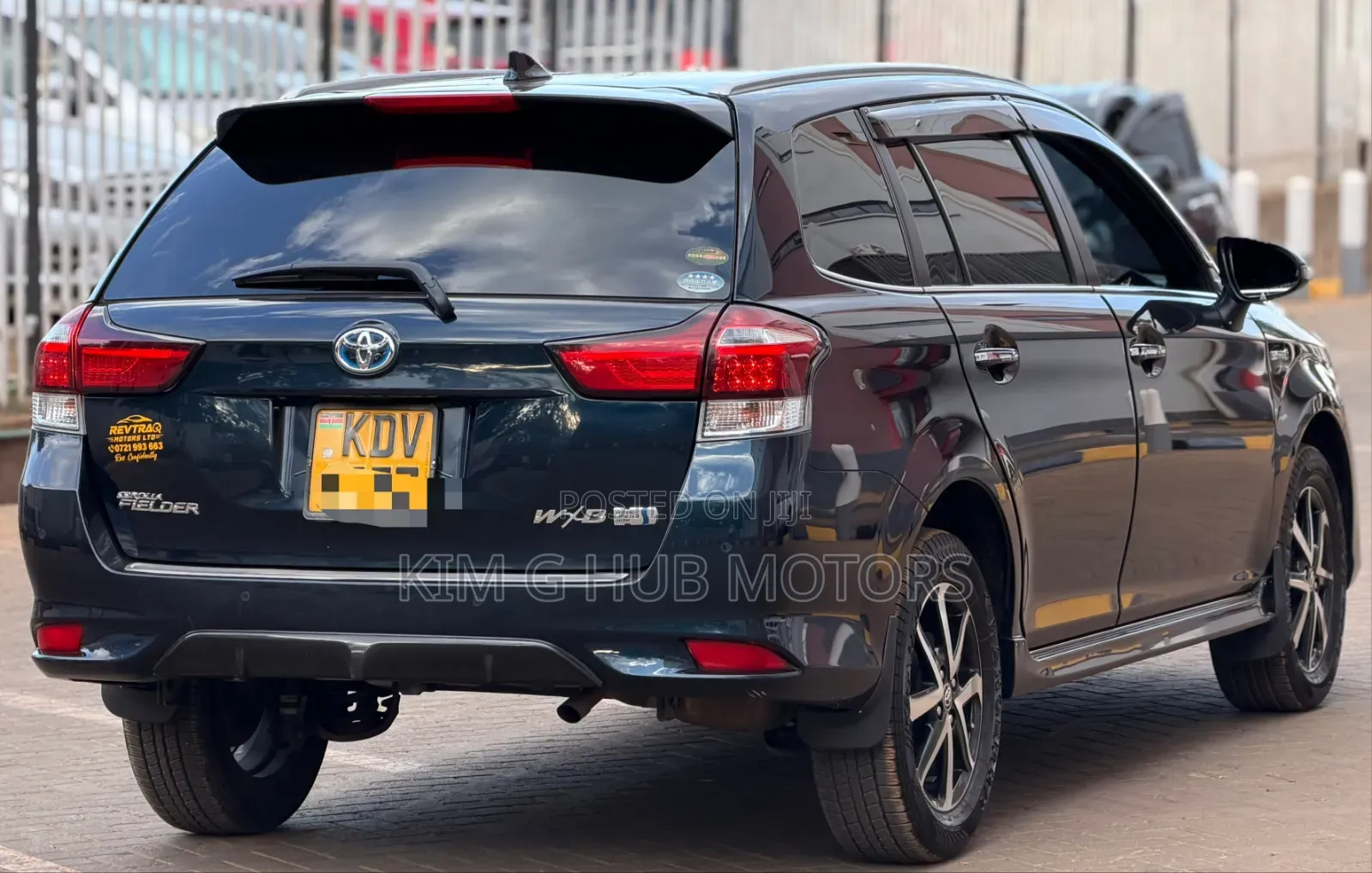 Toyota Corolla Fielder 1.5 Hybrid FWD 2019 Black