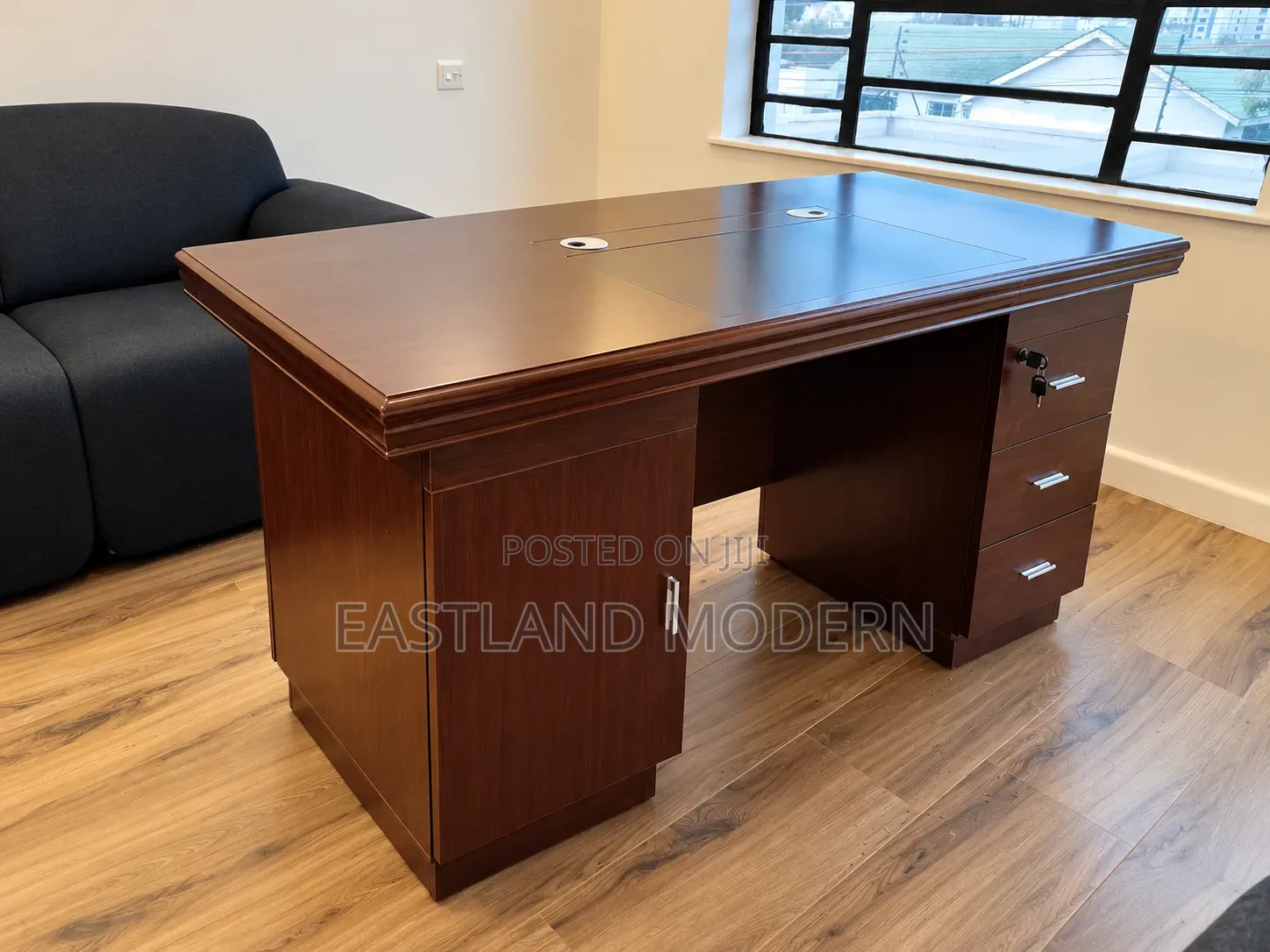 Executive Office Desk – Mahogany and Black