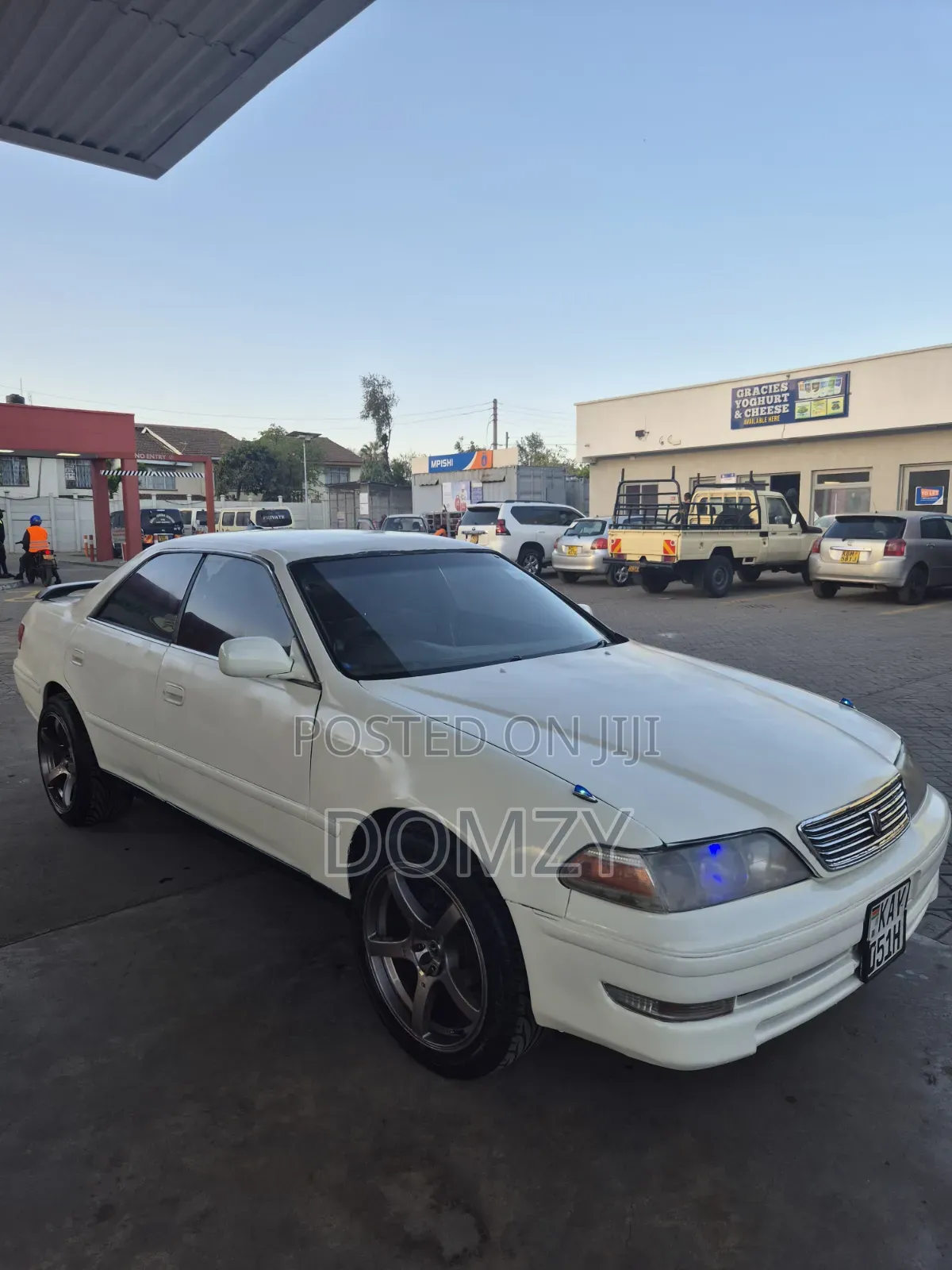 Toyota Mark II 2.0 RWD 1999 White