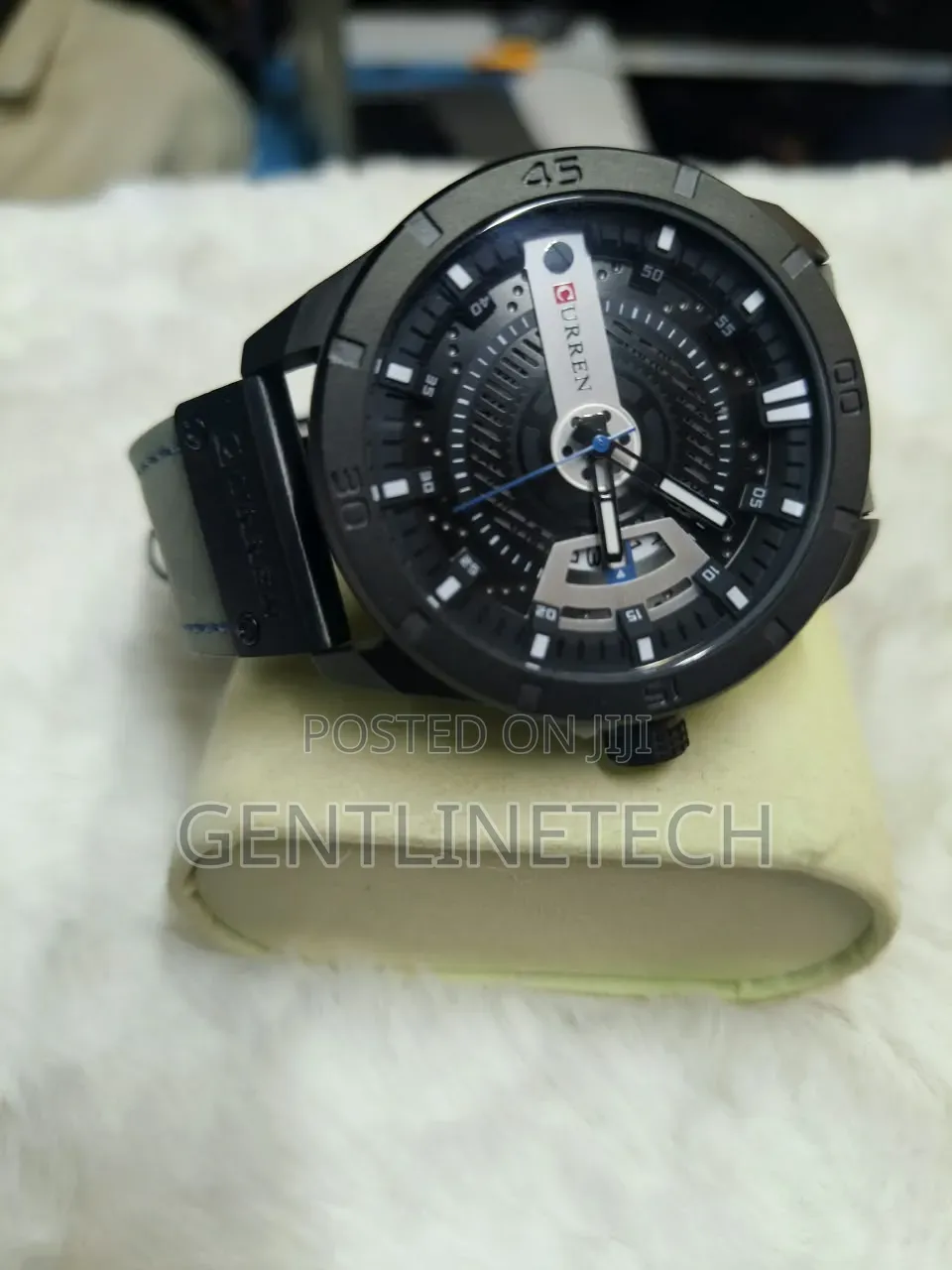 Curren 8301 Men's Black Dial Watch – KSh 2,500