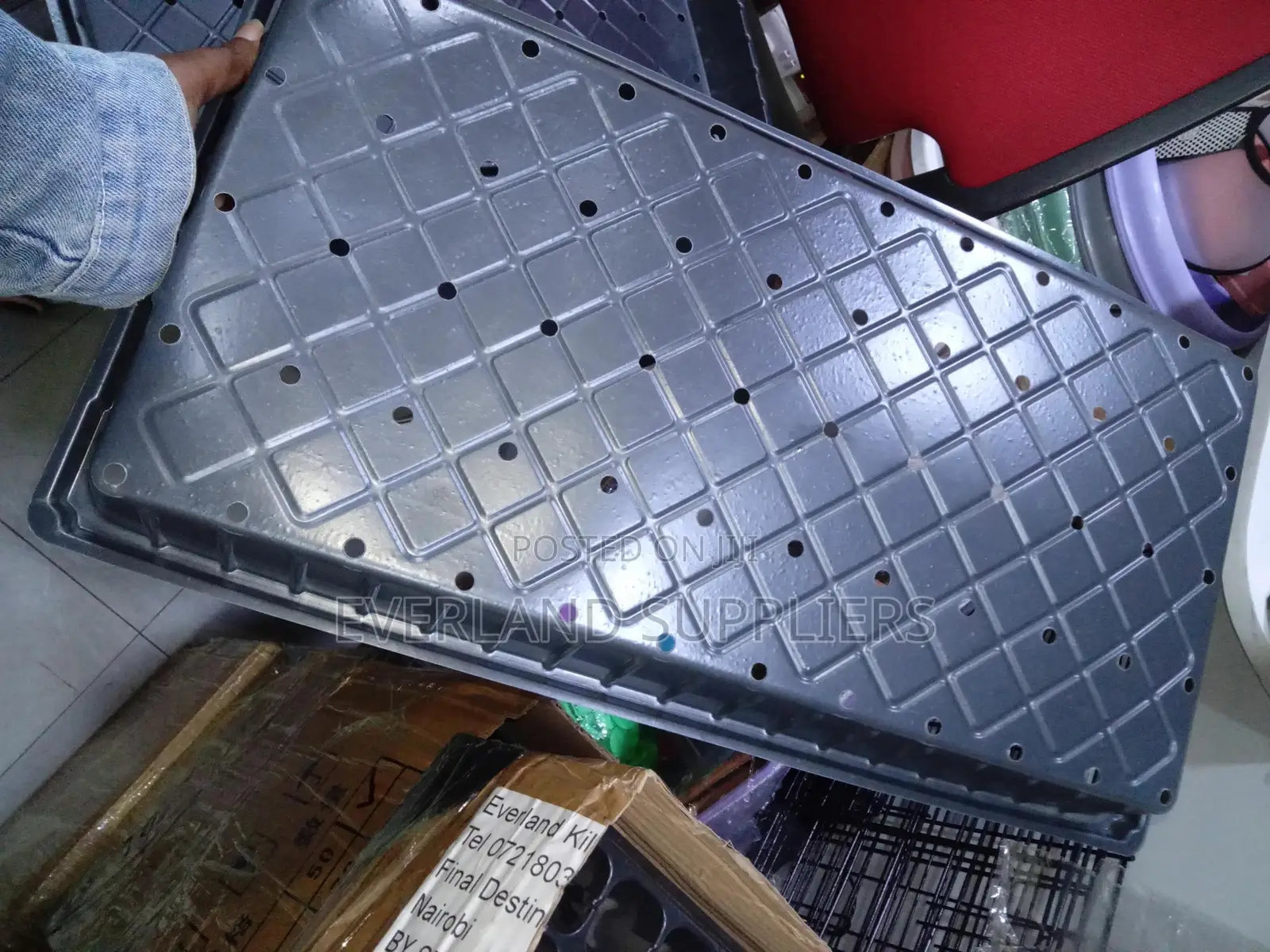 Hydroponic Trays With Multiple Openings - With Holes