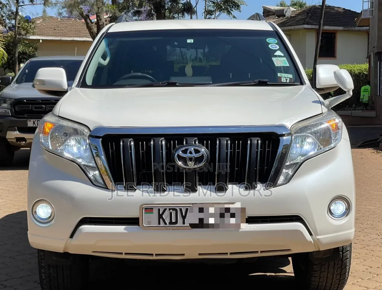 Toyota Land Cruiser Prado 2016 Off white