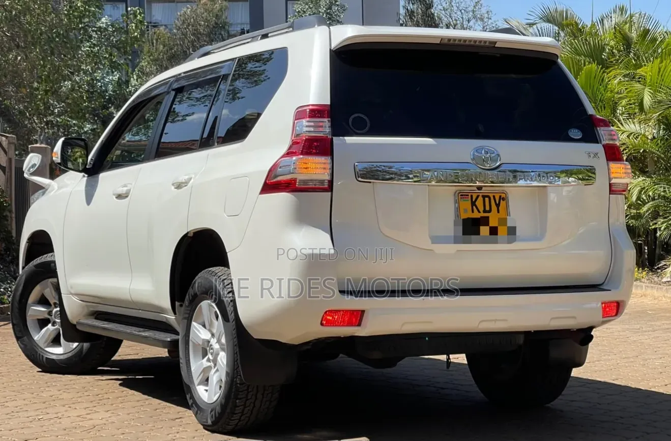 Toyota Land Cruiser Prado 2016 Off white