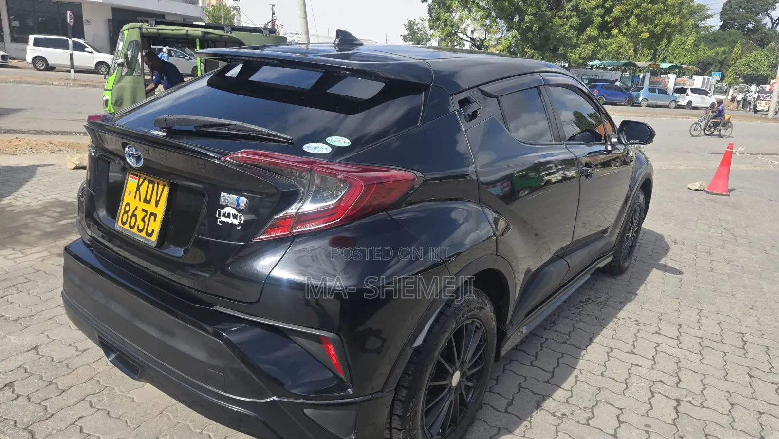 Toyota C-HR XLE FWD Sport Utility (2.0L 4cyl 2AM) 2018 Black