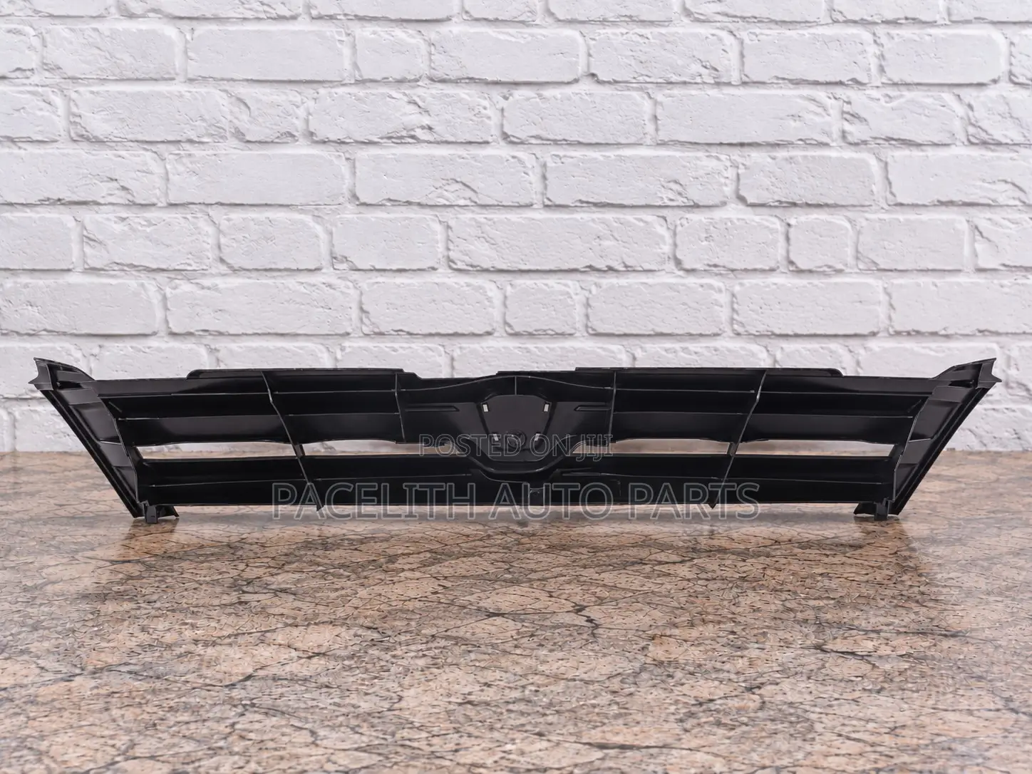 Front Grille Toyota IST 2003 - 2005