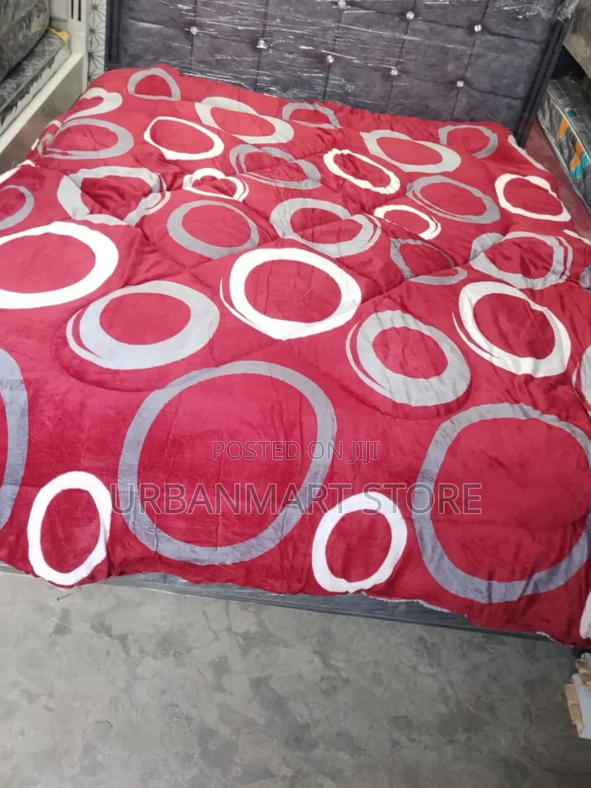 Heavy Woolen Duvet for 5 by 6 Now at 1599