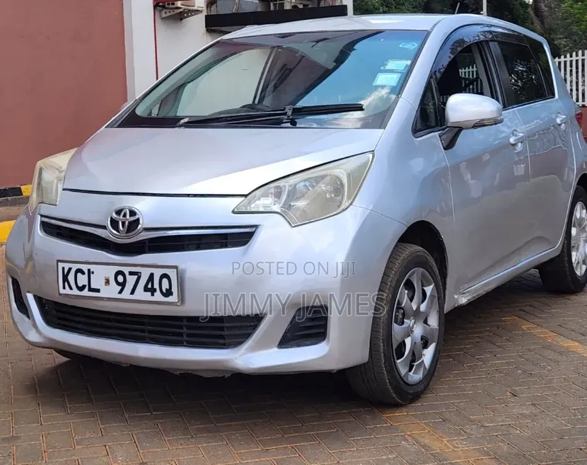 Toyota Ractis 2011 Silver