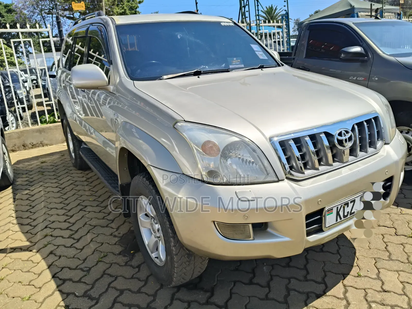 Toyota Land Cruiser Prado 3.0 D-4D 5dr 2006 Gold