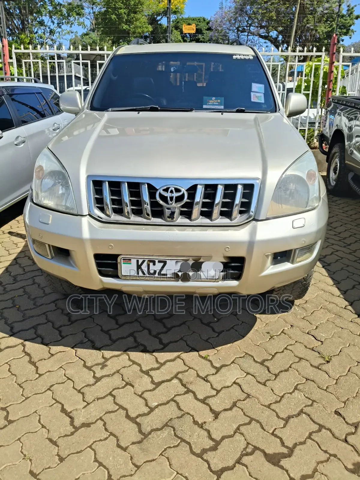 Toyota Land Cruiser Prado 3.0 D-4D 5dr 2006 Gold