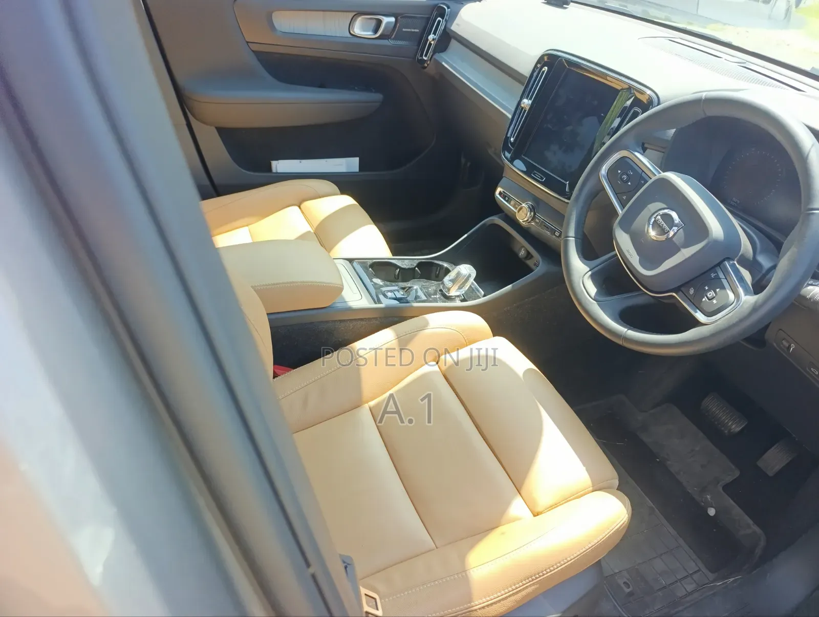 Volvo XC40 2019 Gold