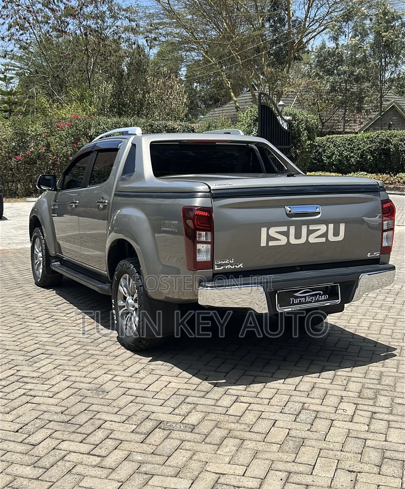Isuzu D-MAX 2024 Gray
