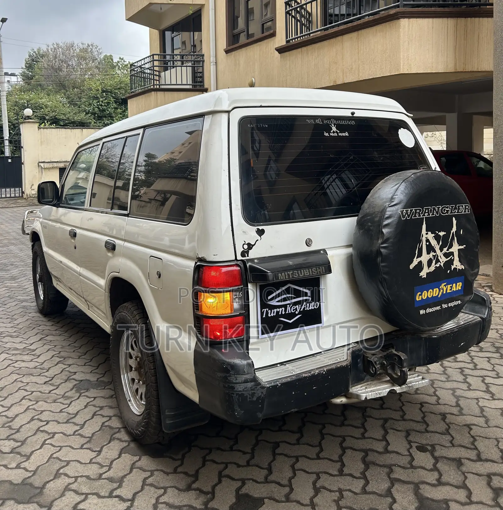Mitsubishi Pajero Junior 1998 White
