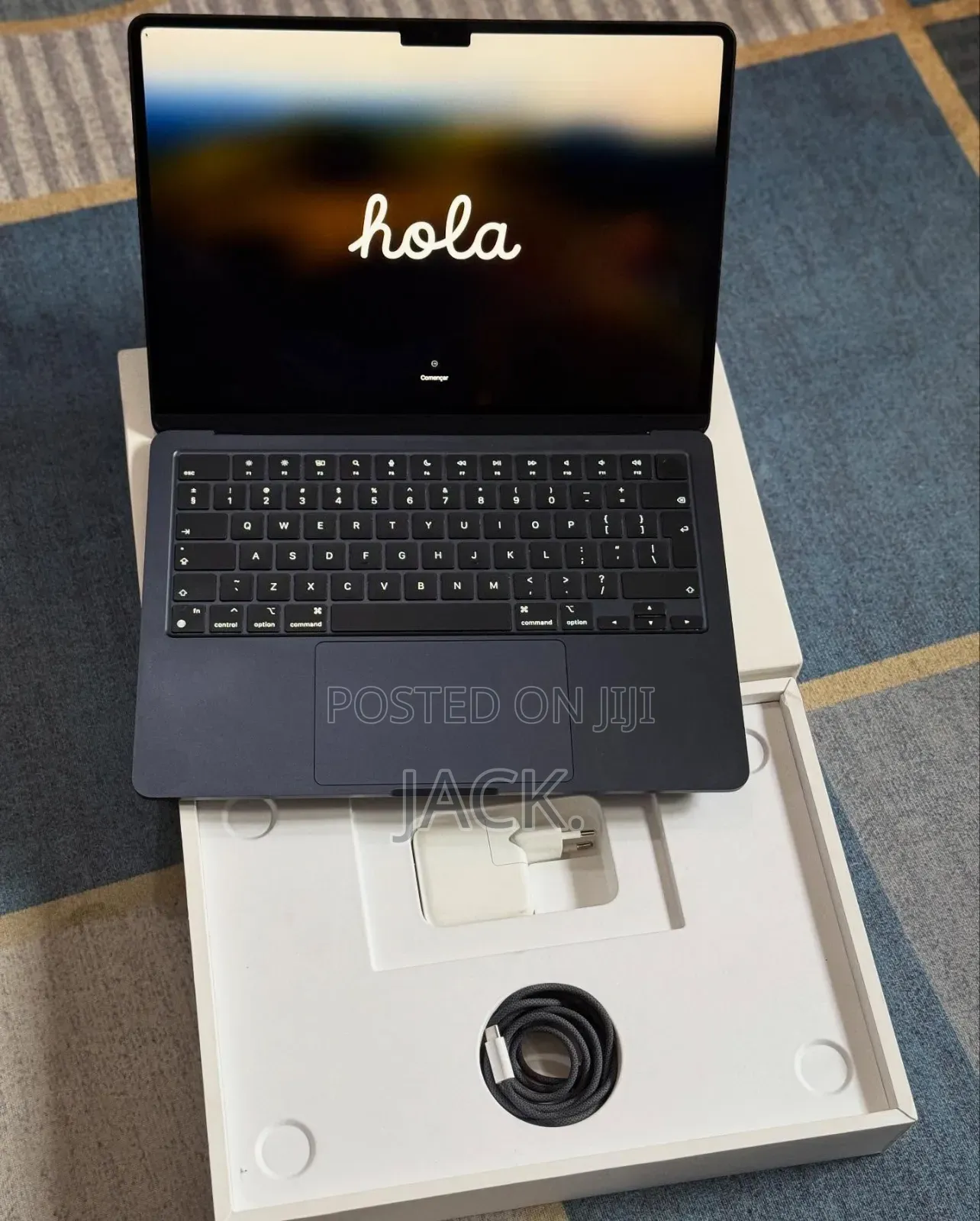 Laptop Apple MacBook Air 2022 M2 8GB Apple M2 SSD 256GB