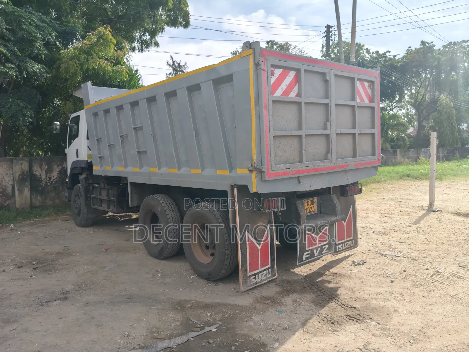 Isuzu Tipper