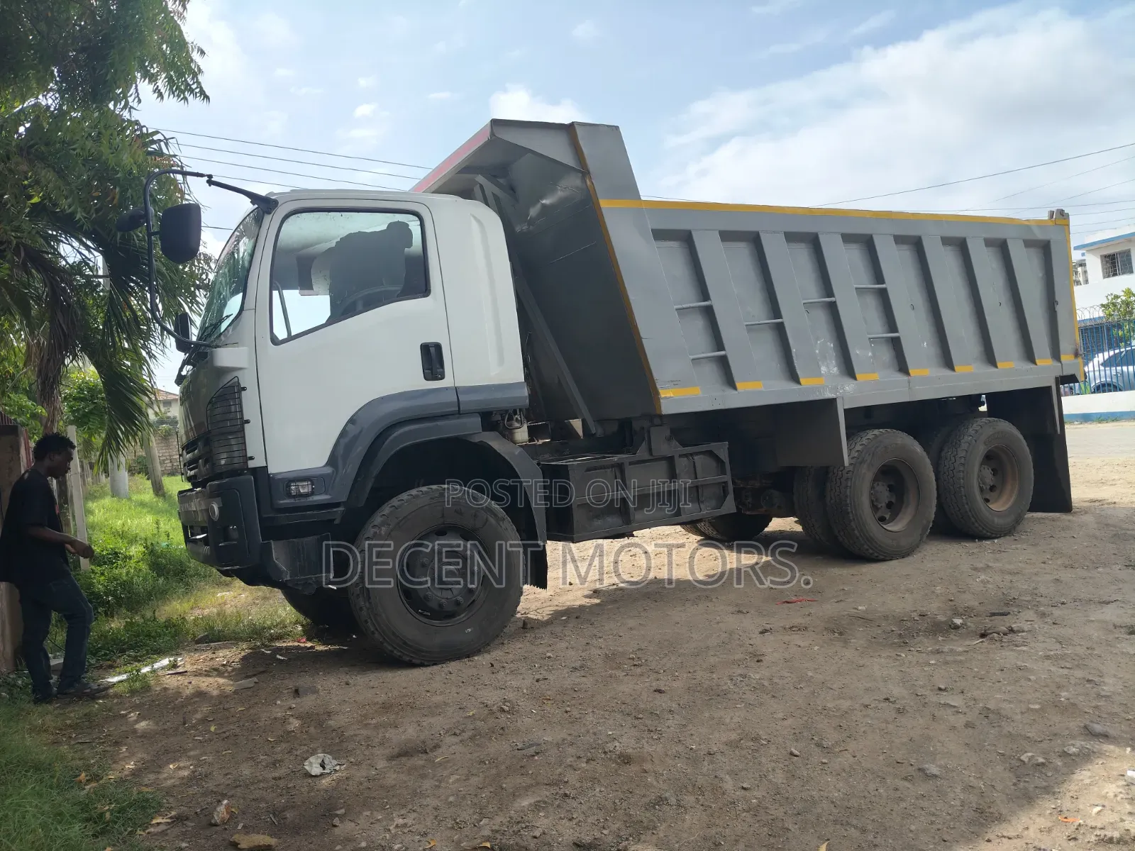 Isuzu Tipper