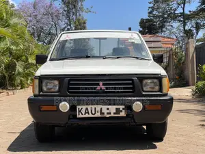 Mitsubishi L200 2005 White
