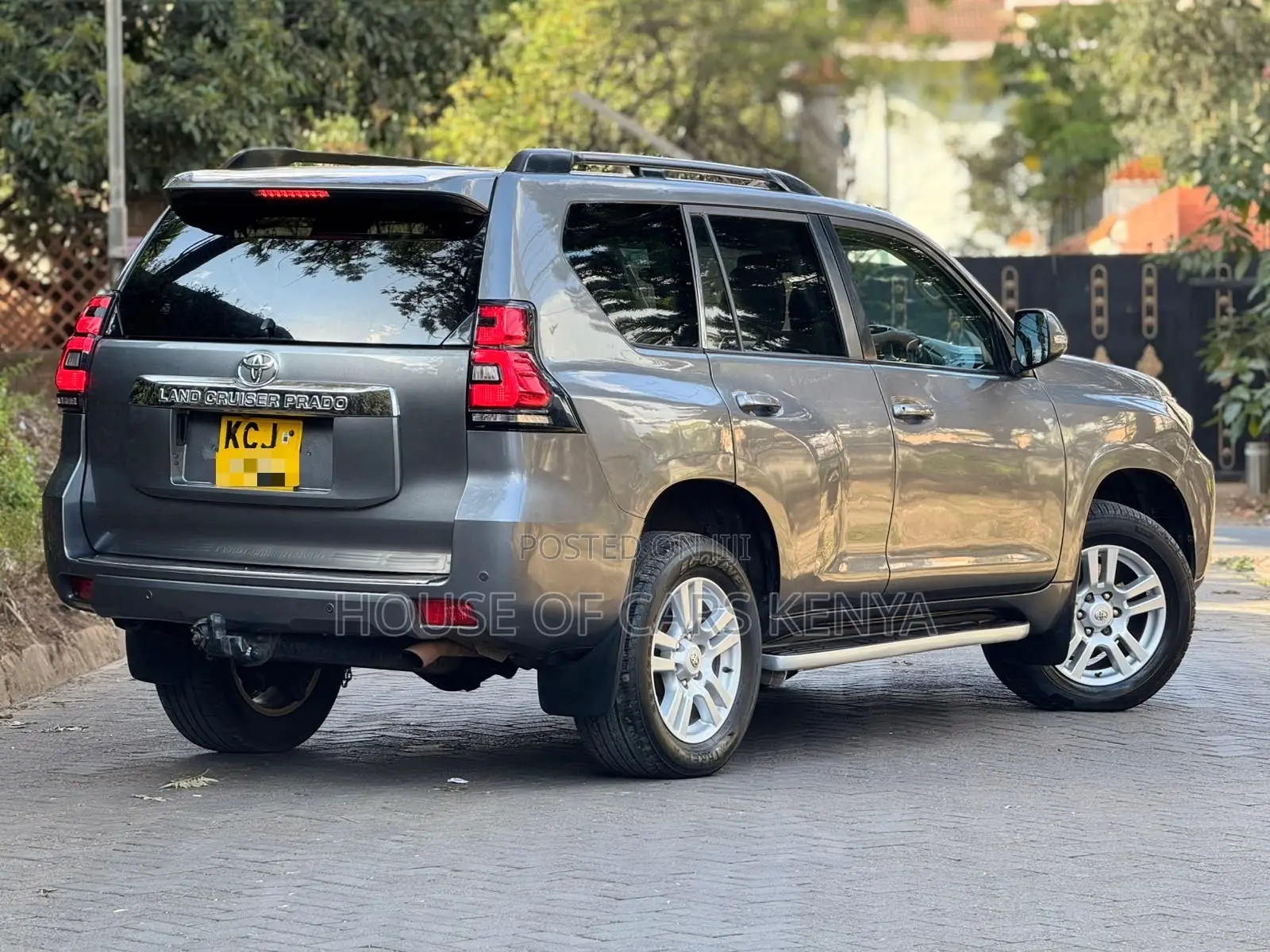 Toyota Land Cruiser Prado 2011 Brown