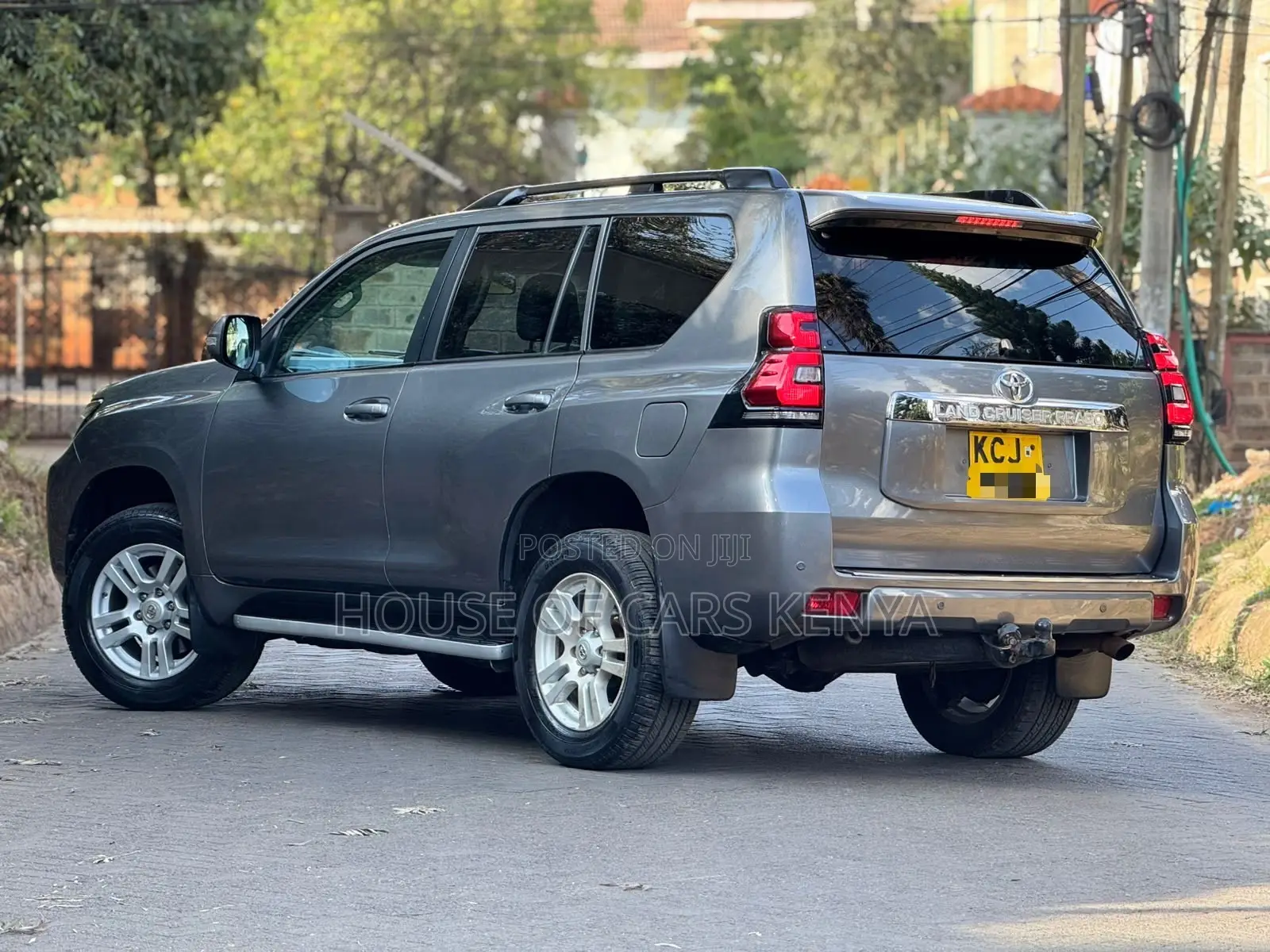 Toyota Land Cruiser Prado 2011 Brown