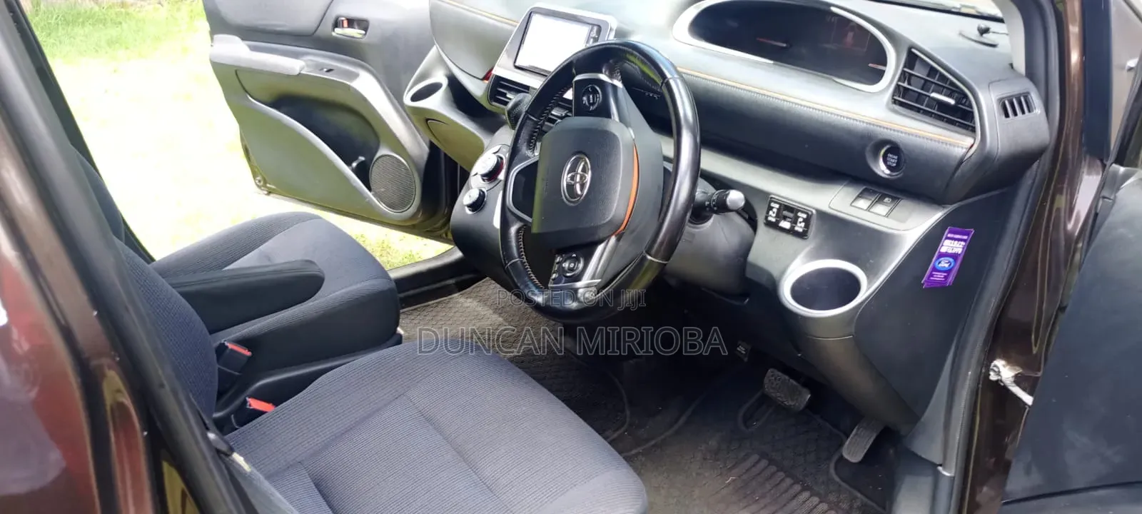 Toyota Sienta 2016 Brown