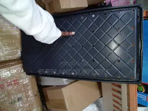 Hydroponic Trays With Drainage Grid Patterns - With Holes