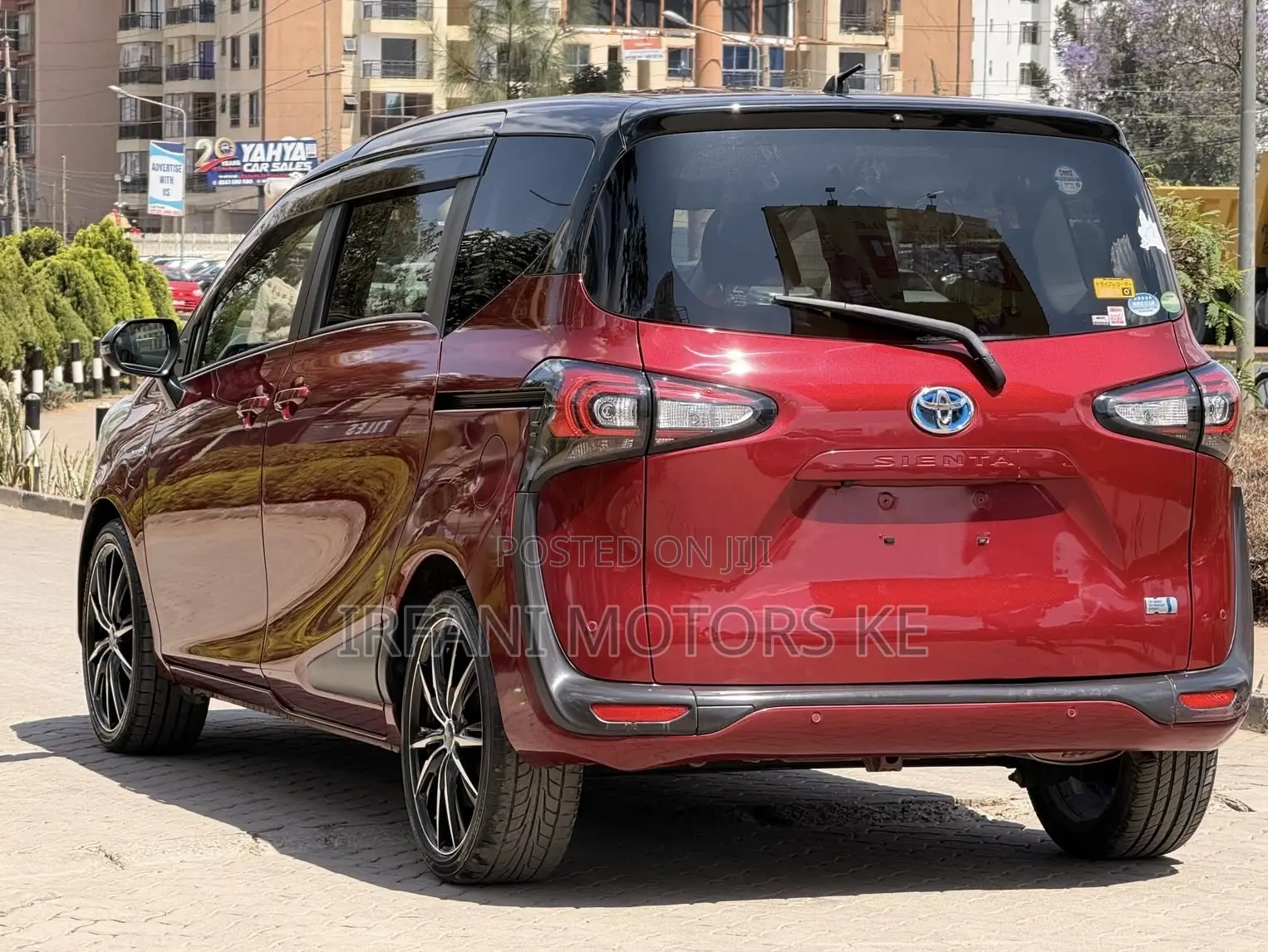 Toyota Sienta 1.5 Hybrid FWD 2019 Red