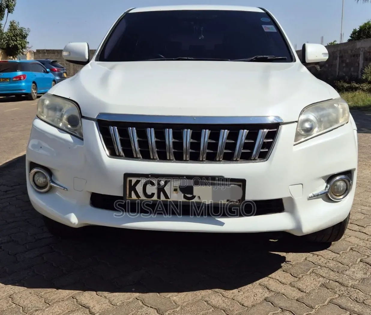 Toyota Vanguard 2010 White