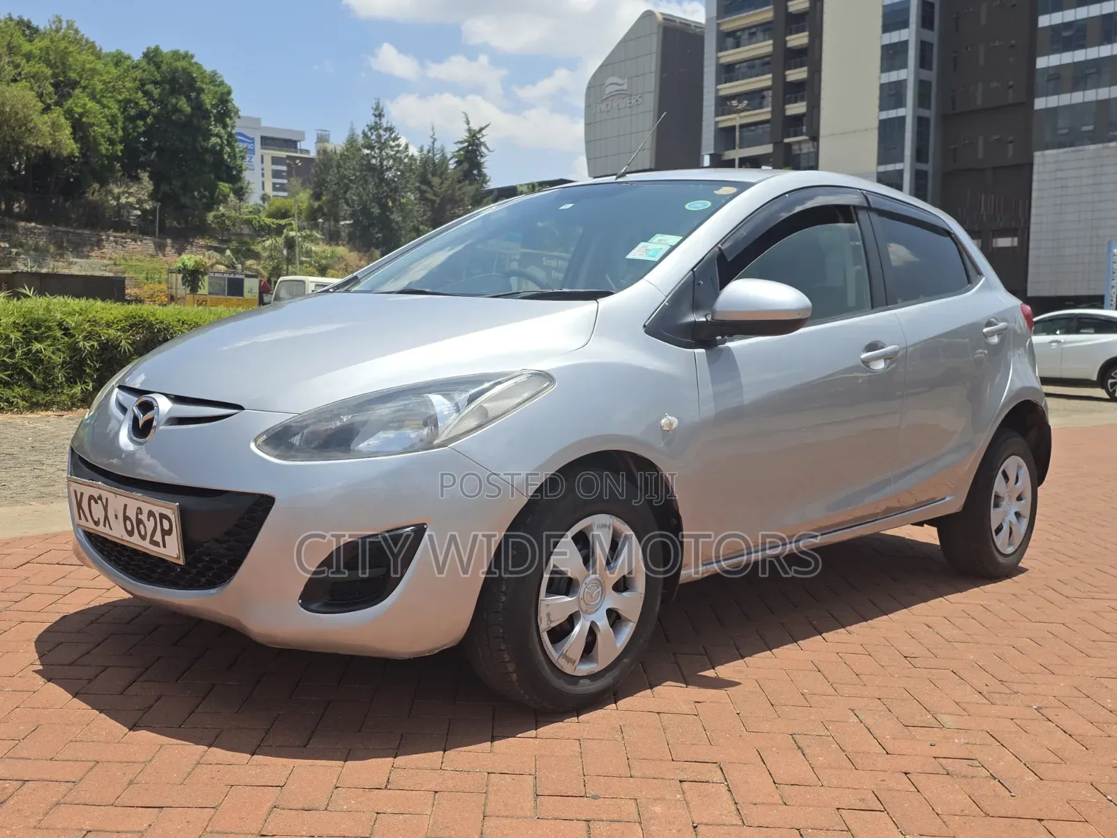 Mazda Demio 2011 Silver