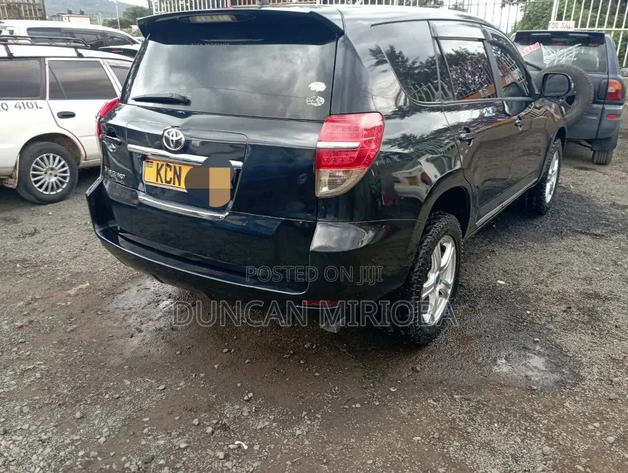 Toyota Vanguard 2011 Black