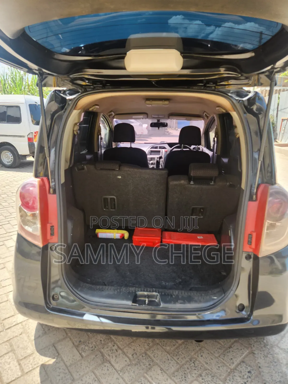 Toyota Ractis 2010 Black