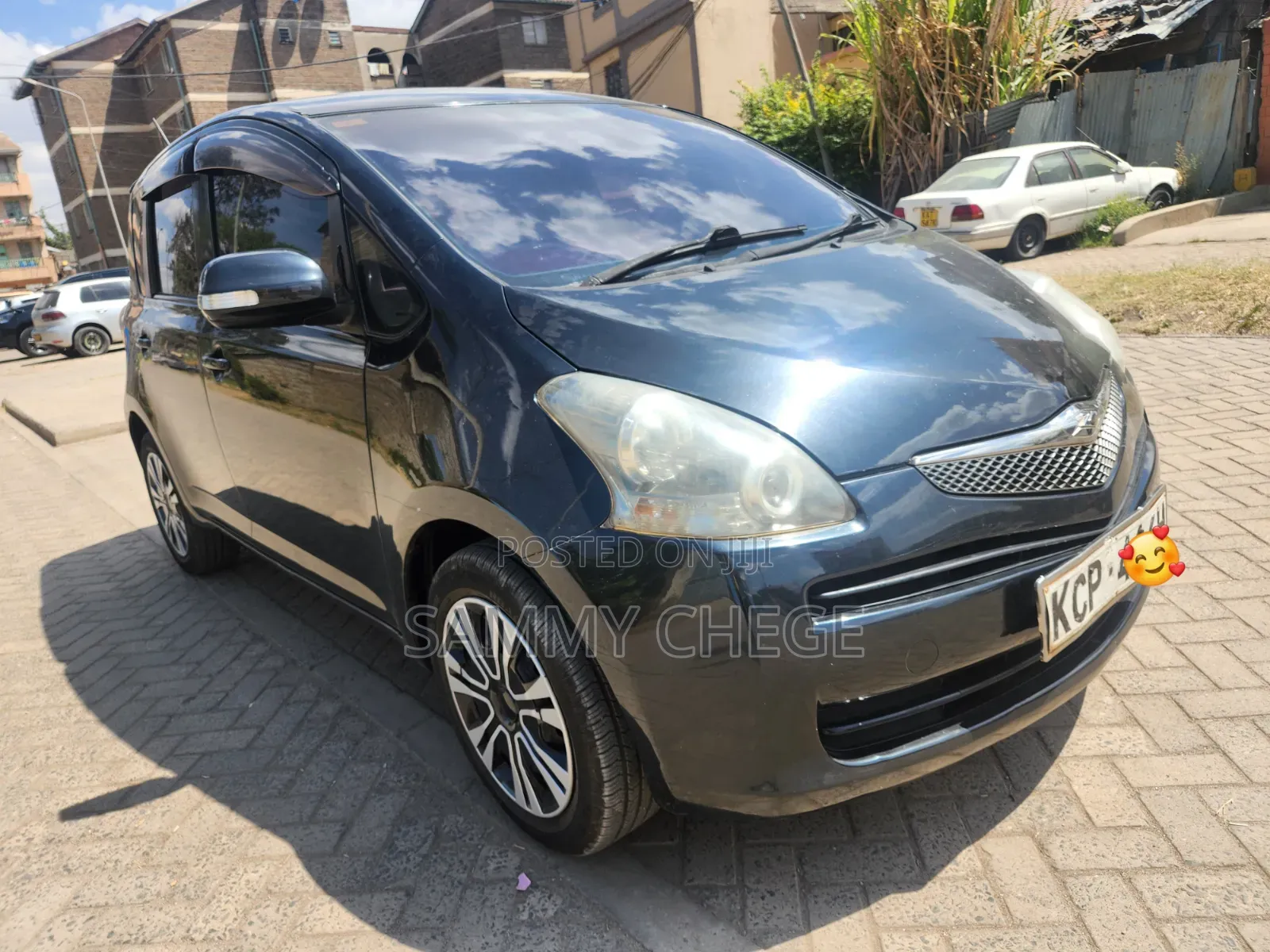 Toyota Ractis 2010 Black