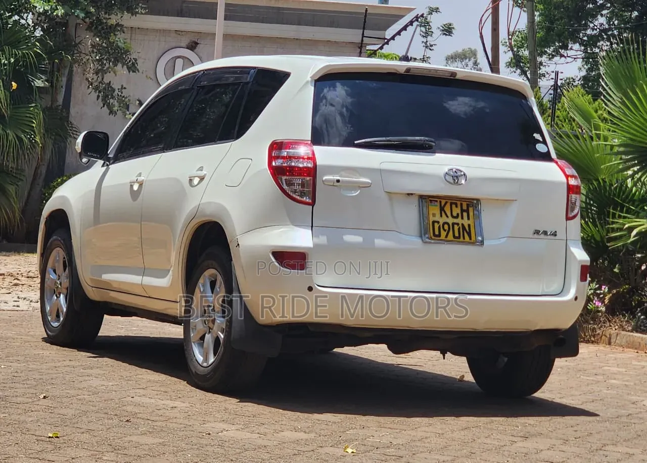 Toyota RAV4 2009 White