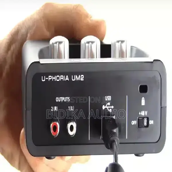 Behringer UMC2 USB Audio Interface