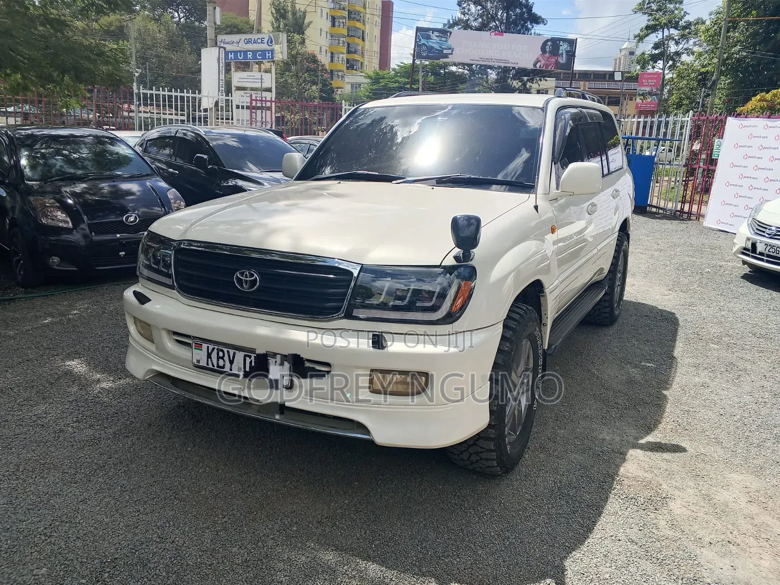Toyota Land Cruiser 2000 White