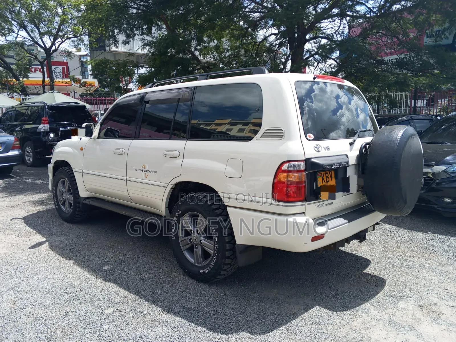 Toyota Land Cruiser 2000 White
