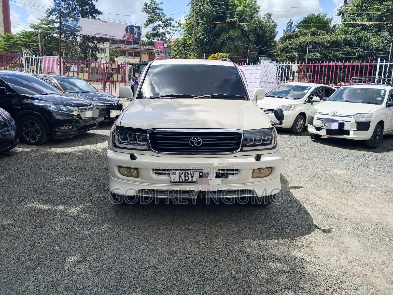 Toyota Land Cruiser 2000 White