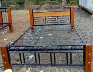 5 by 6 Metal With Mahogany Timber Bed
