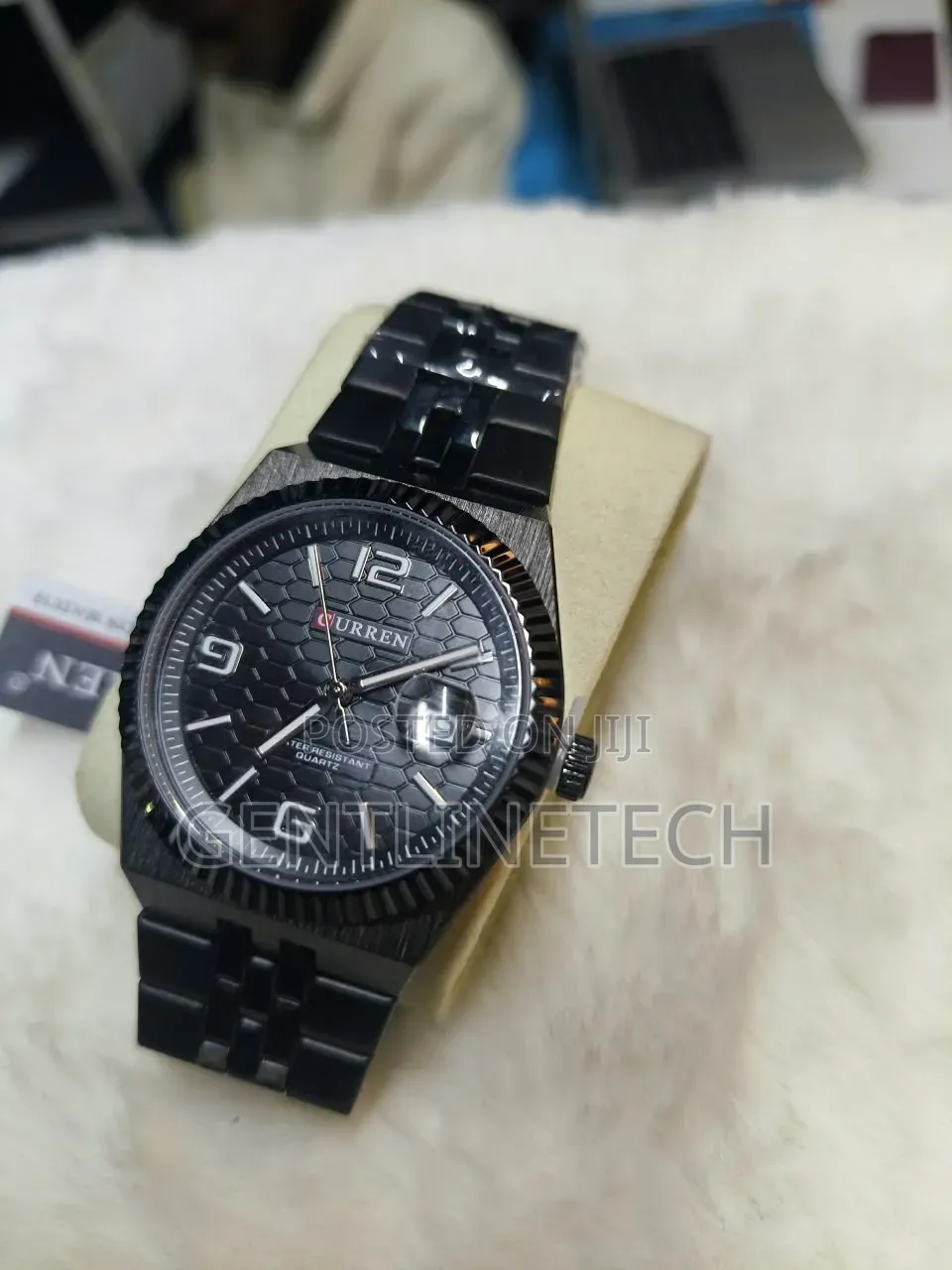 Curren 8498 Men's Fashion Wristwatch – KSh 3,000