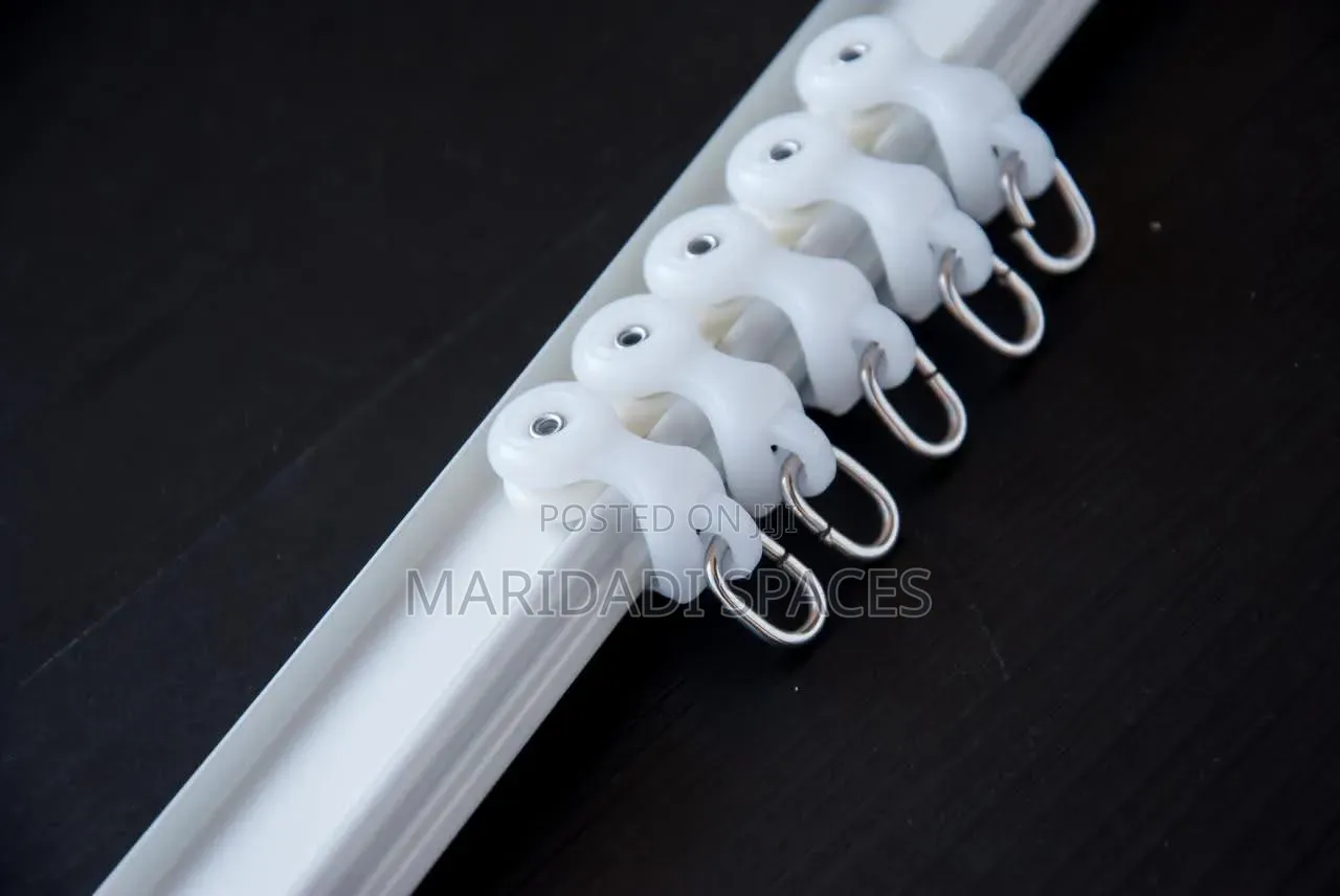 White Aluminum Curved Track Rails With Runners