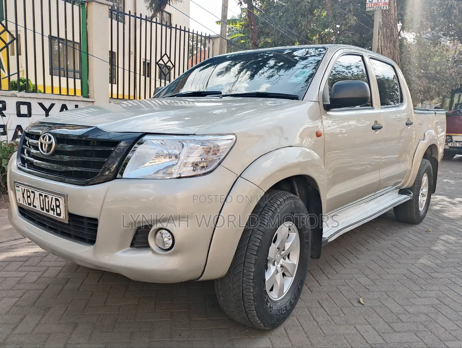 Toyota Hilux 2014 Ivory