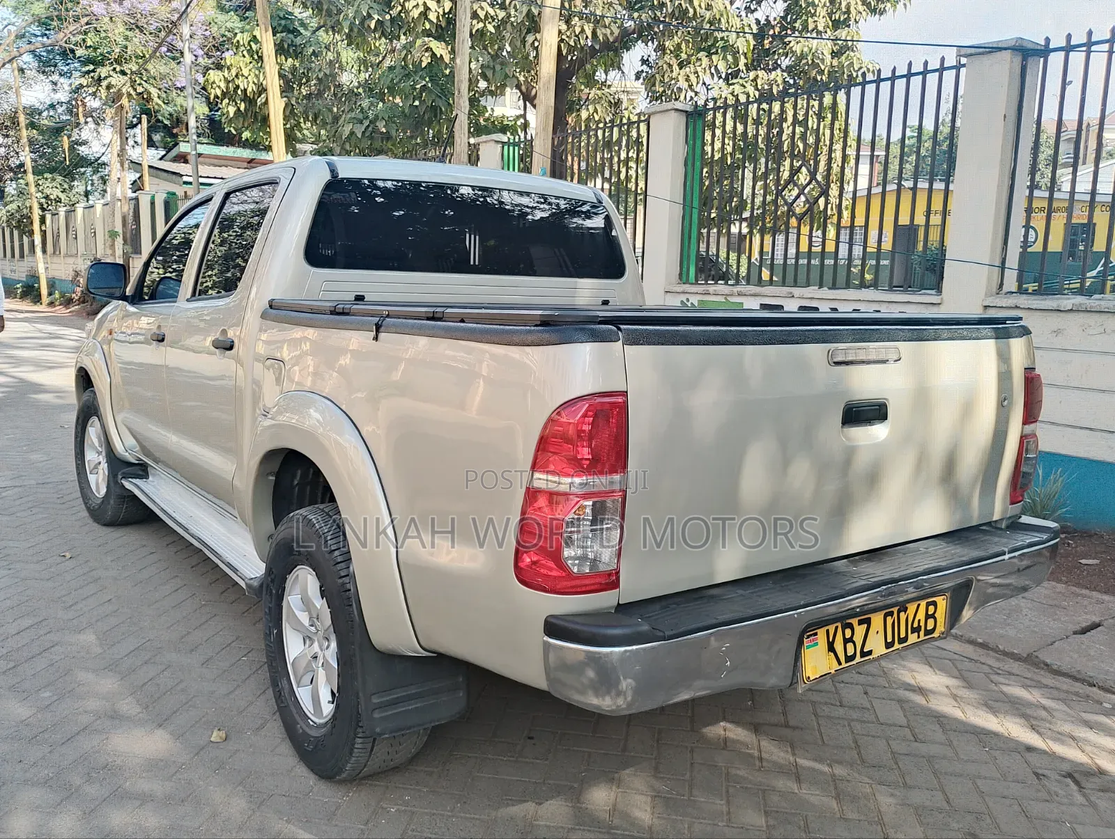 Toyota Hilux 2014 Ivory