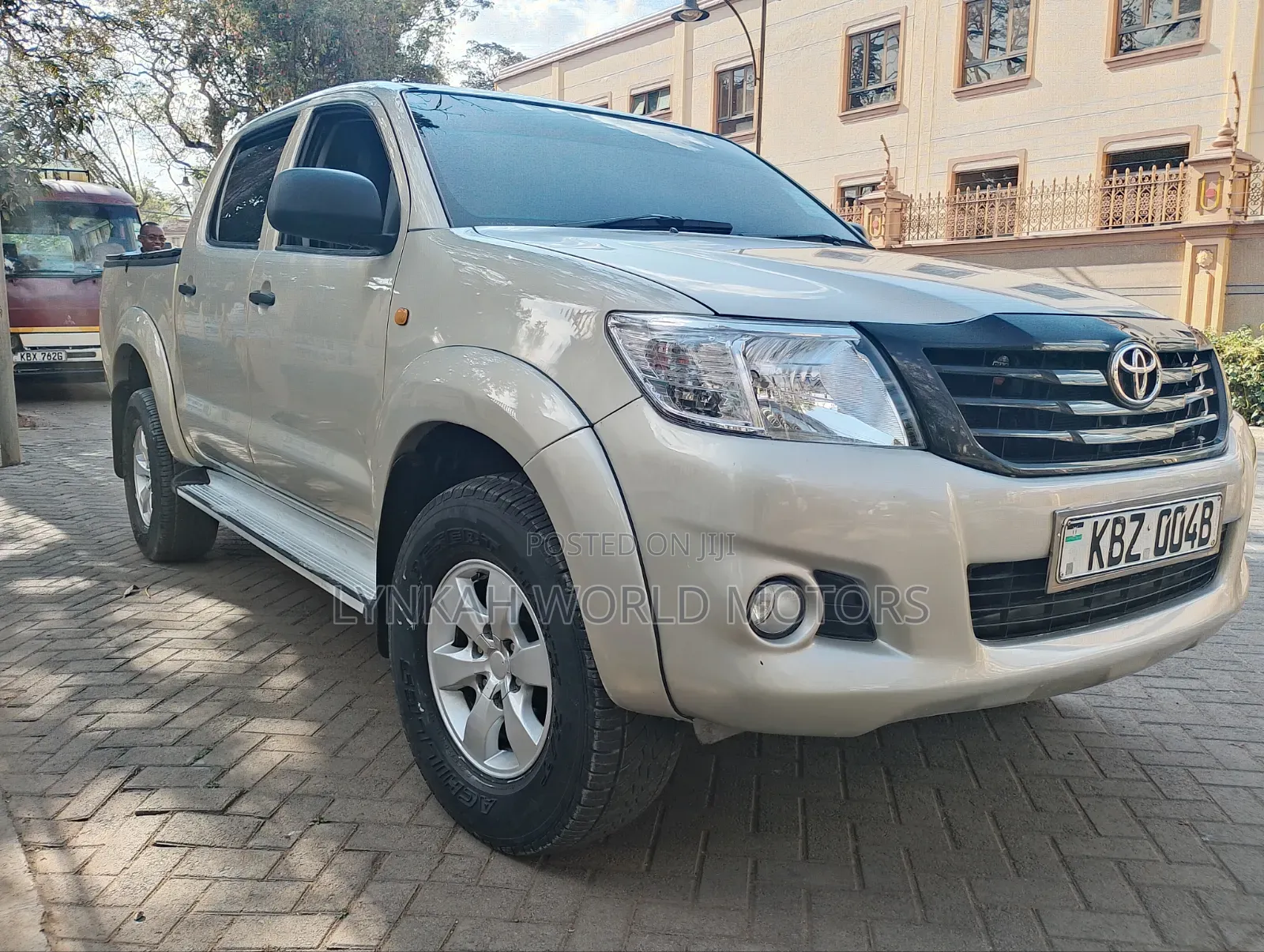 Toyota Hilux 2014 Ivory