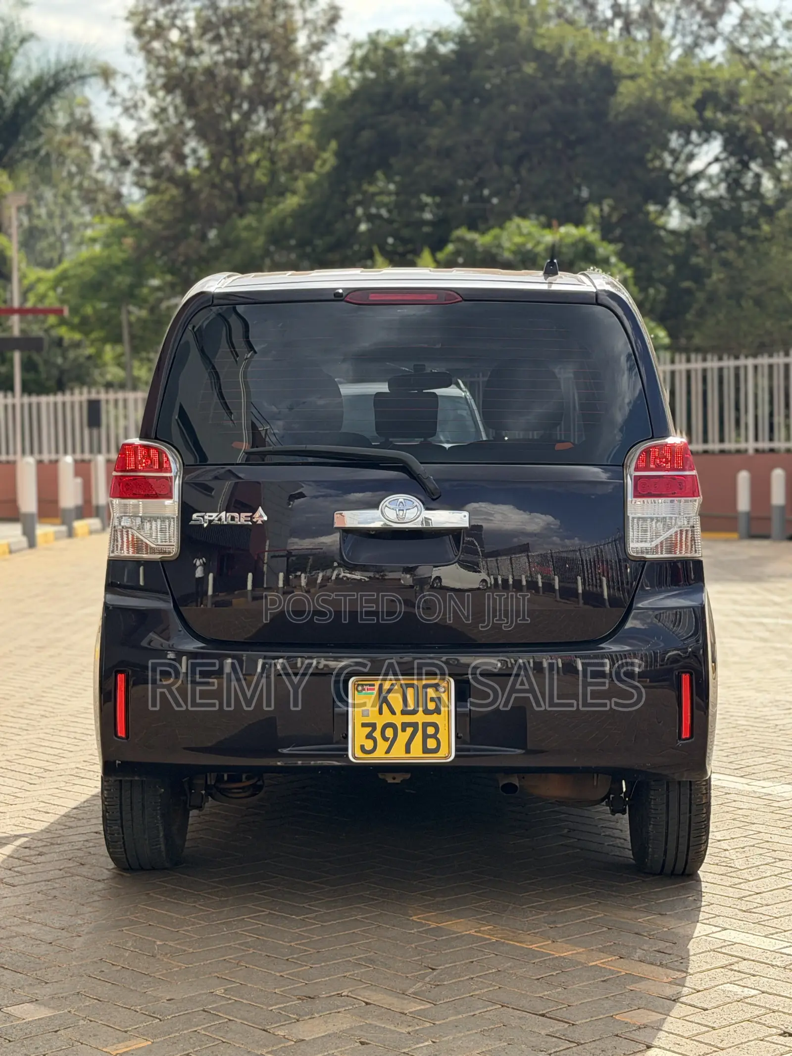 Toyota Spade 2014 Black